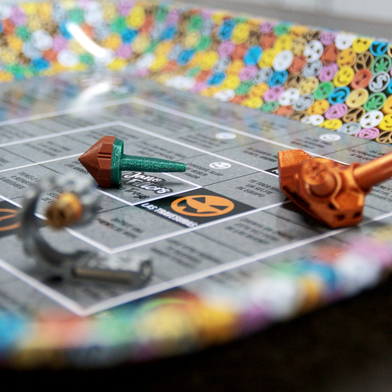 detalle gitari entre anillos scaled